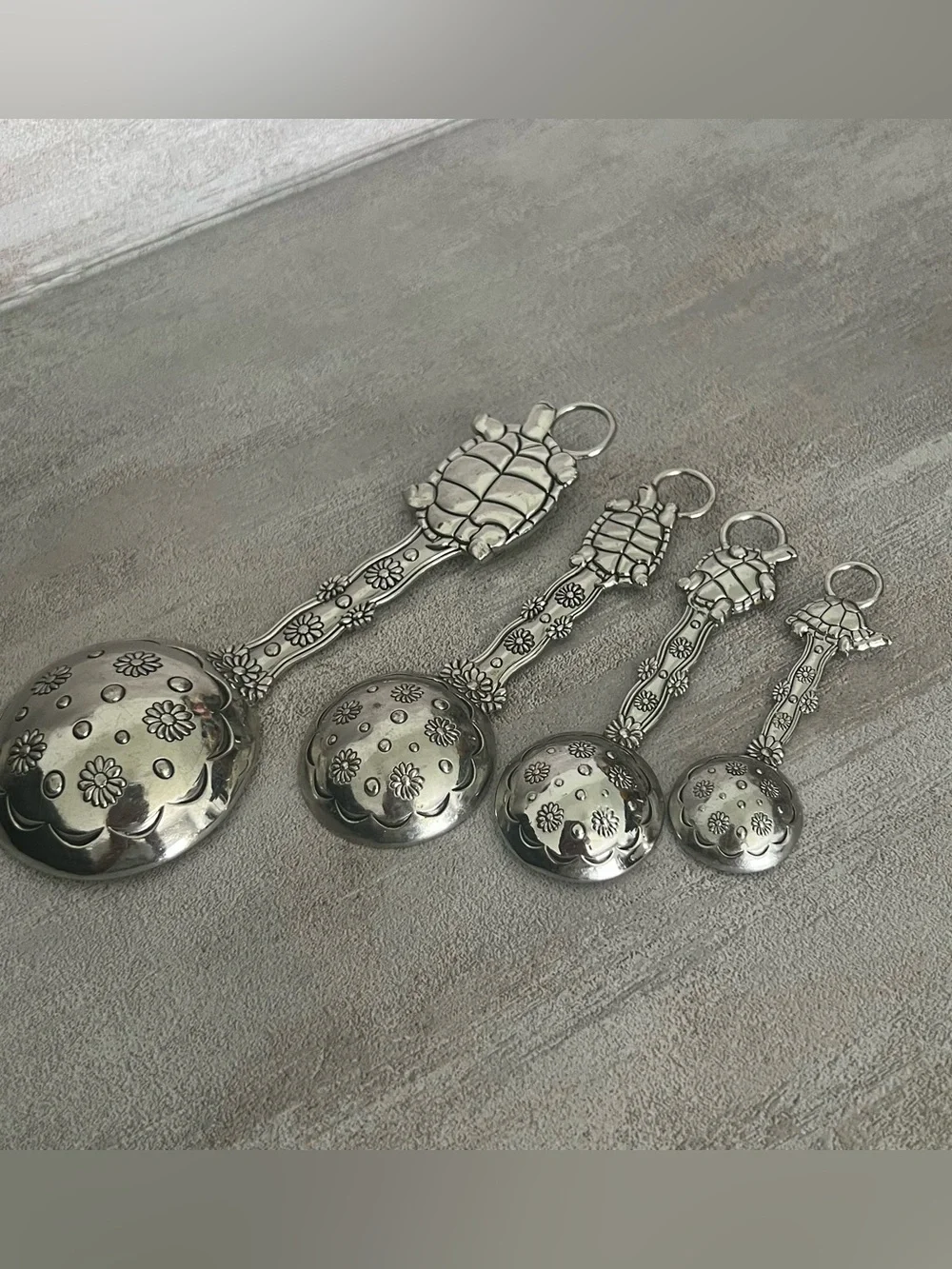 Turtle Silver Tone Measuring Spoons set of 4